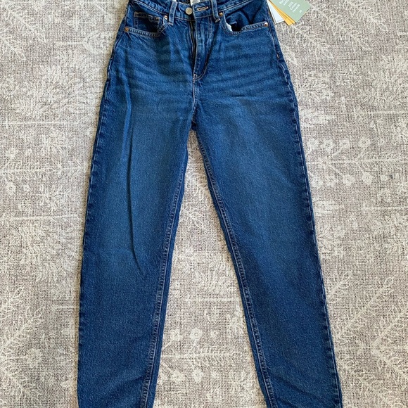 NWT H&M Mom Jeans High Waist - Picture 7 of 9